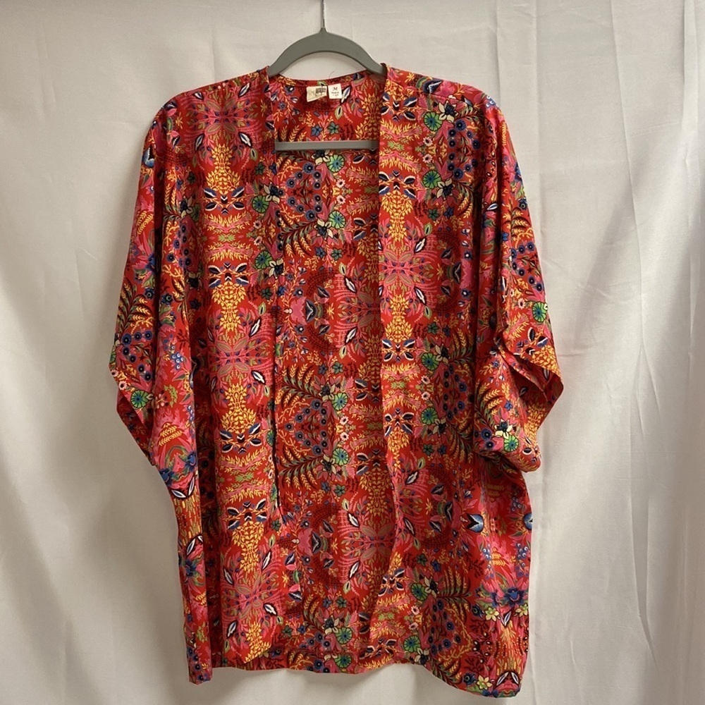 Francesca's Collections Floral Open Front Short Kimono Red Pink Size Medium